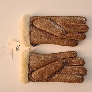 NWT UGG shearling gloves size M